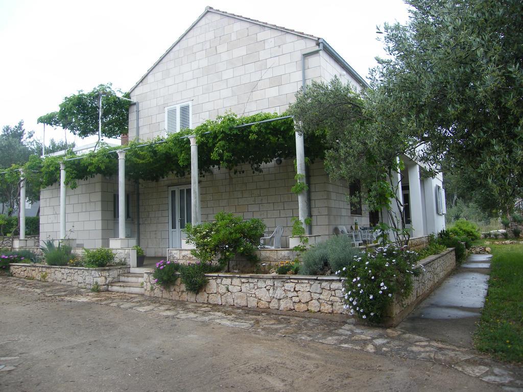 Apartments Maslina Lumbarda Exterior photo