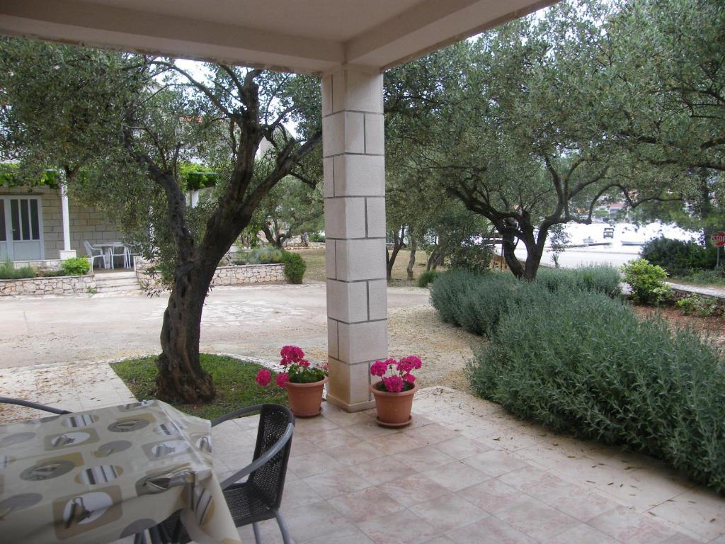 Apartments Maslina Lumbarda Exterior photo